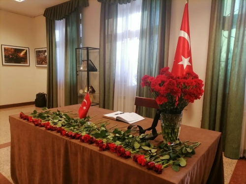 В Генконсульстве Турции в Казани организовали мемориал в память о жертвах землетрясения