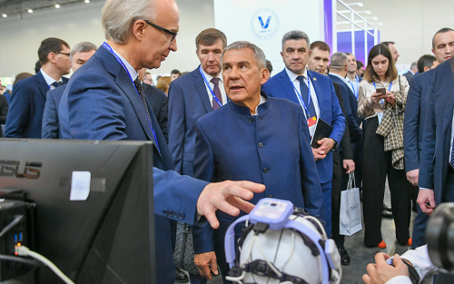 Минниханов в Казани открыл Российский венчурный форум