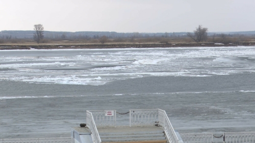 Жители Нижнекамска сняли на видео леходод на Каме