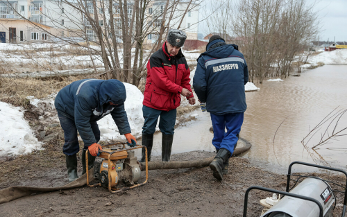 «Сложилась серьезная обстановка»: два района Казани накрыл паводок