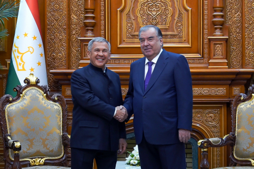Рахмон: Таджикистан нацелен на развитие торговых и гуманитарных связей с Татарстаном