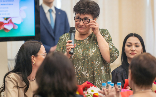 «Моя дочь ушла добровольцем»: в Татарстане поздравили мам и жен медиков из зоны СВО