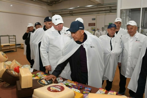 Минниханов посетил сыродельный завод «Азбука сыра» в Мамадыше