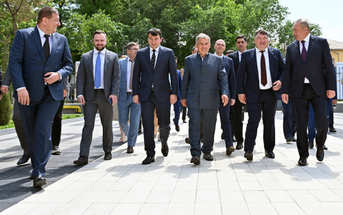 «Открыть для себя рынки Центральной Азии»: зачем Минниханов поехал в Узбекистан