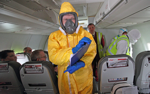 «В самолете пассажир с подозрением на холеру»: экстренные службы Казани о готовности к ЧП