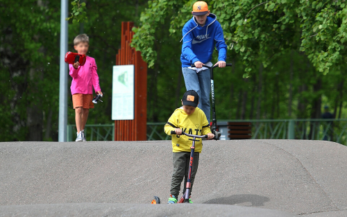 Родители малышей против любителей экстрим-спорта: как обезопасить трюковые зоны в парках