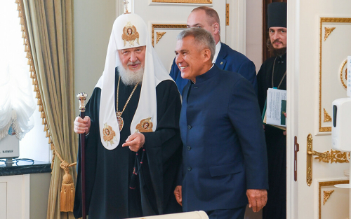 Россия – Исламский мир: Патриарх за традиционную семью, Гайнутдин о западном колониализме