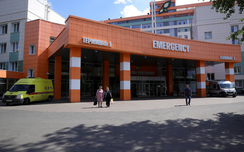 «Эта клиника – его лебединая песня»: Казанской больнице №7 дали имя Марата Садыкова