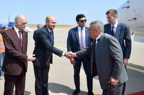 Минниханов прибыл с рабочим визитом в Азербайджан