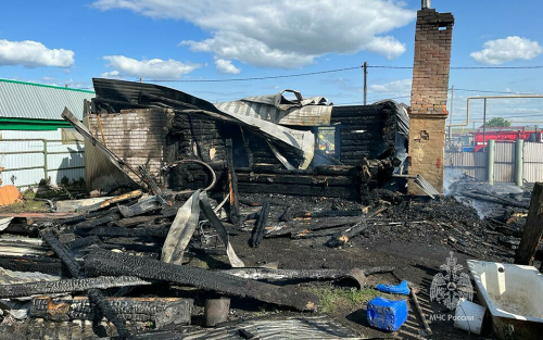 «Жили очень скромно, выпивали»: соседи рассказали о семье, погибшей в пожаре под Челнами