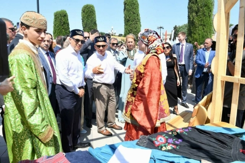 Рустам Минниханов поприветствовал участников и гостей Сабантуя в Баку
