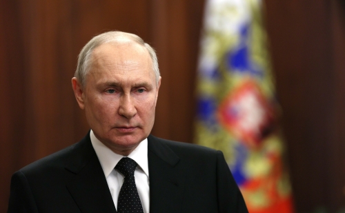 Путин: Любой шантаж и попытки устроить смуту в России обречены на провал