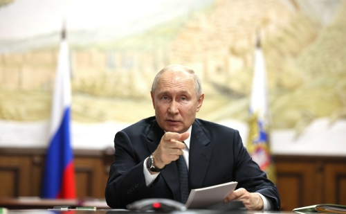Путин: Санкции и русофобия вычеркнули Запад из числа интересных россиянам направлений