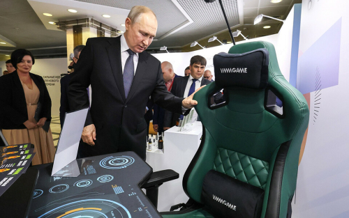 «Не копировать, а идти на шаг впереди»: Путин оценил российские товары, заменившие импорт