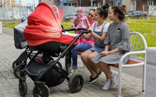 «Нужно, чтобы было больше многодетных семей»: как Татарстан хочет повысить рождаемость