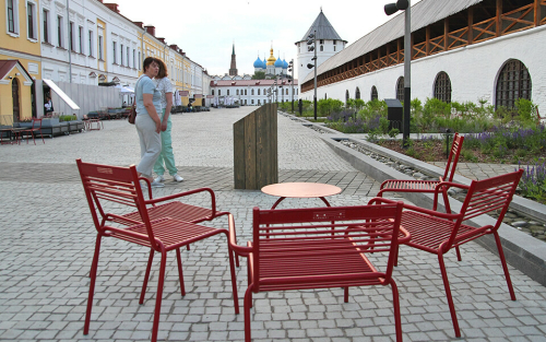 Пруд у старой башни: двор Присутственных мест Кремля стал зоной отдыха и музеем