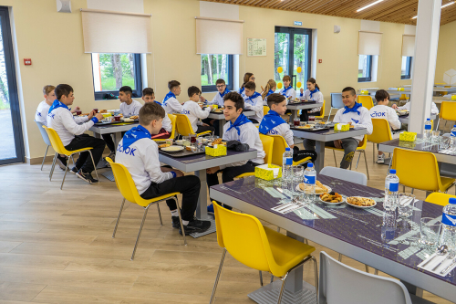 В пришкольных лагерях Казани дети сами будут выбирать ингредиенты для салатов