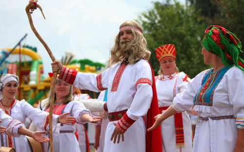 Ярмарка, подворья и мордовские угощения: в Татарстане отпраздновали «Валда Шинясь»
