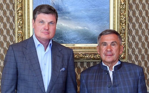 Минниханов обсудил с руководством ОМК развитие Альметьевского трубного завода