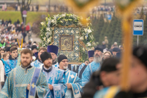 Крестный ход, молебен, концерт: верующие отметят праздник Казанской иконы Божией Матери