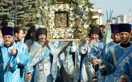 «Икона известна по всей Руси»: крестный ход в Казани притянул тысячи паломников
