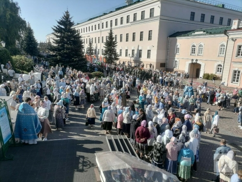 В Казани начался масштабный крестный ход в честь обретения Казанского образа Богородицы
