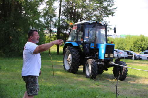 Хоровод и перетягивание трактора: на «Скорлупино» в Татарстане установят 2 рекорда