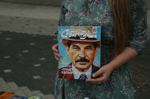 В сквере у «Татмедиа» отпраздновали Сабантуй в честь Роберта Миннуллина