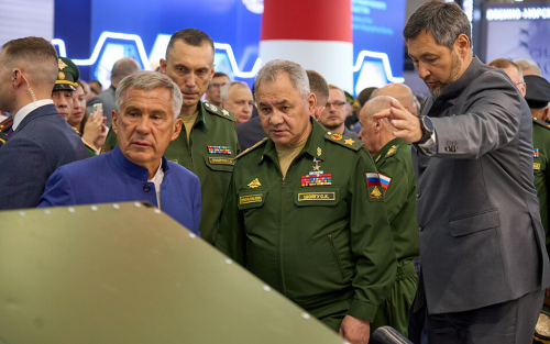 Вертолеты КВЗ, «Зубило» и «Тритон»: что Минниханов показал Шойгу на форуме «Армия-2023»