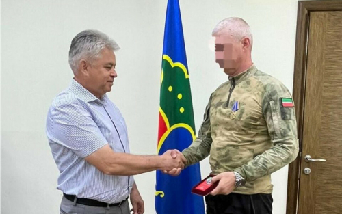 Участникам спецоперации из Челнов вручили памятные медали к 100-летию генерала Гареева