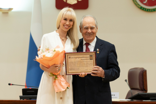Шаймиев вручил награды по итогам фестиваля «Возрождение: Эпос в современном прочтении»