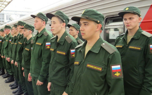 Как в Татарстане завершился весенний призыв: президентский полк и громкие проводы