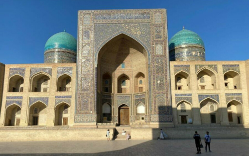 «Святая Бухара»: история древнейшего города Узбекистана от экскурсовода крепости Арк
