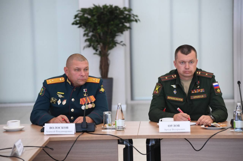 Минниханов встретился с Героями России из Татарстана