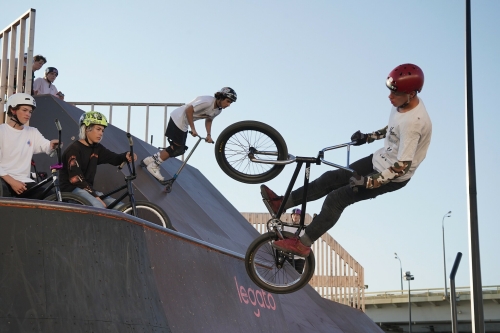 Хедлайнерами фестиваля «УРАМ» станут Kristina Si, Кассета, «ЛАУД» и The Dawless