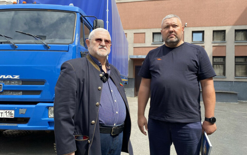 Театр Качалова передал грузовой КАМАЗ в Лисичанск