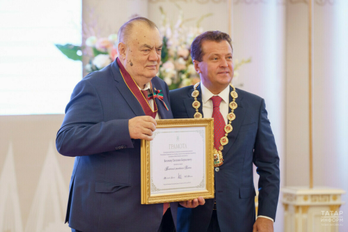 Евгений Богачев стал почетным жителем Казани