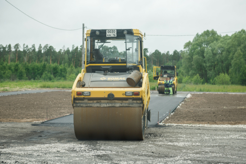В новых регионах России до конца 2023 года восстановят 769 км дорог