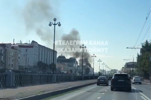 На видео сняли черный дым в центре Казани
