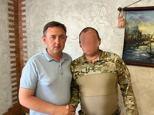 Руководитель исполкома Агрызского района встретился с многодетным отцом — участником СВО