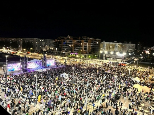 Концерт с «Отпетыми мошенниками» в Нижнекамске собрал более 25 тысяч человек