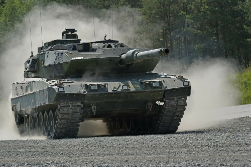 Forbes: Российские военные вывели из строя два полученных от Швеции танка Strv 122 ВСУ