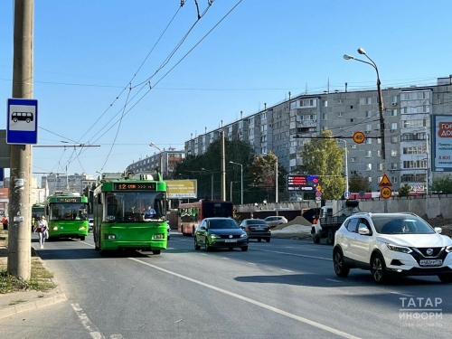 Минимум в двух районах Казани встали трамваи и троллейбусы