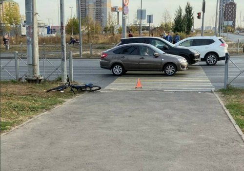 В Казани грузовик сбил школьника на велосипеде, ребенок госпитализирован
