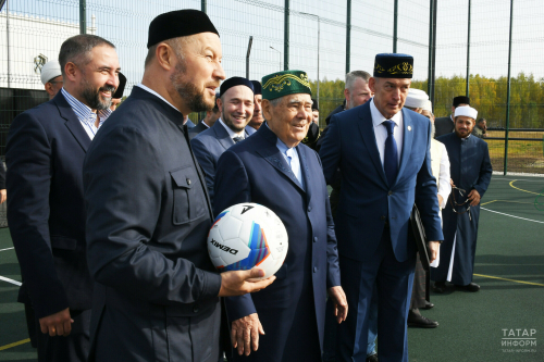 Минтимер Шаймиев открыл спортивную площадку в Болгарской исламской академии