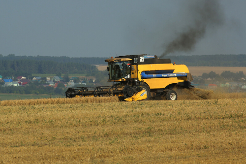 Зяббаров: Сельхозпроизводители Татарстана продолжают использовать импортную технику