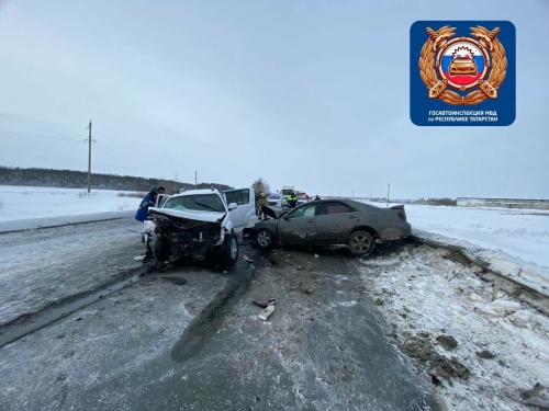 В лобовом столкновении иномарок под Чистополем погиб мужчина
