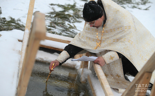 «Святую воду нужно принимать только с молитвой»: как казанцы встретили Крещение в буран