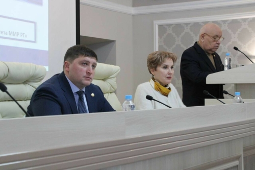 В Менделеевске выделят более 18 млн рублей на поддержку учителей и школьников