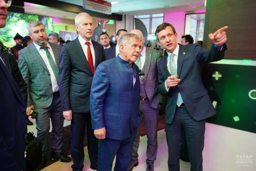 Минниханов поручил создать фиджитал-центры на базе спортивных объектов Татарстана